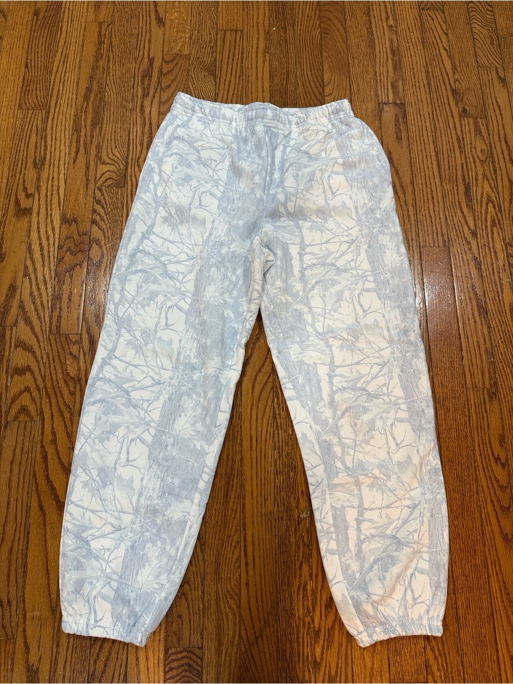 Women's Light Gray Marble-Print Jogger Pants